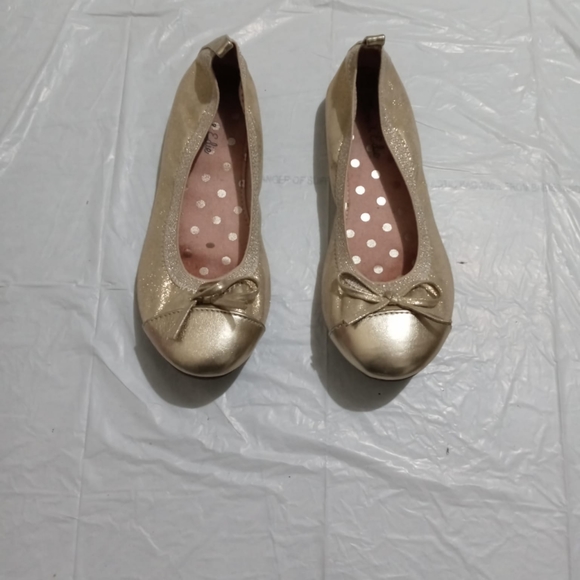 Olive & Edie gold colored shoes - Picture 8 of 8